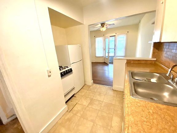 2nd image of 915 Eureka St APT 9
