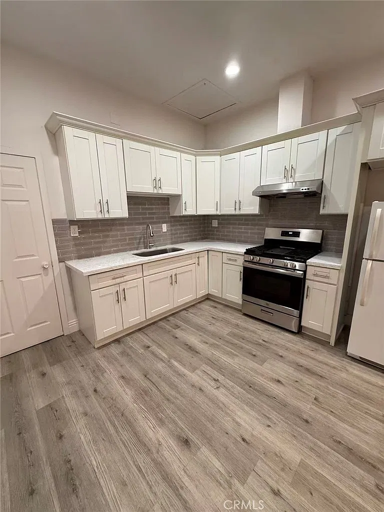 2 bed, 1906 sqft, $2,000 — Photo 2