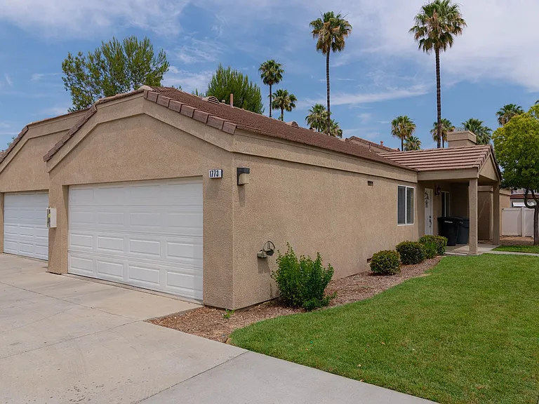 Santa Fe Palms — Photo 32
