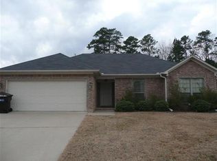 1821 Milburn Dr, Benton, AR 72015