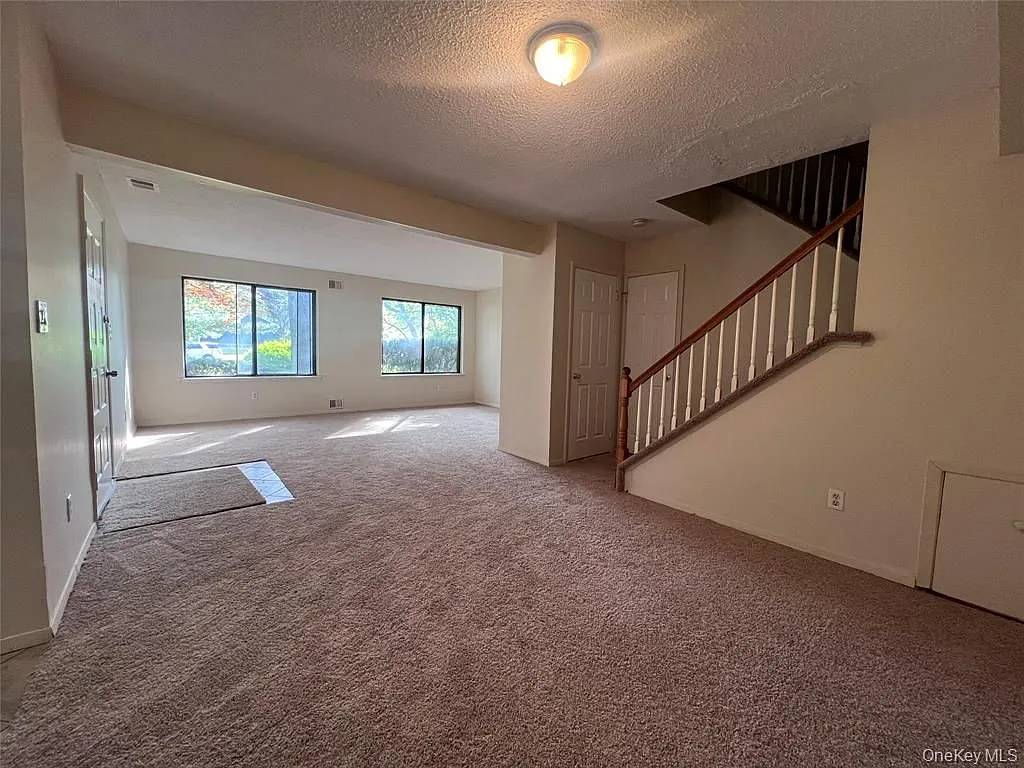 3 bed, 1.5 bath, 1313 sqft, $3,400 — Photo 4