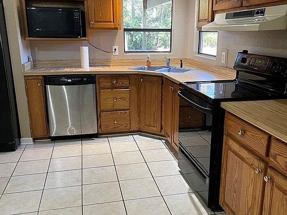 3rd image of 185 Pineywoods Dr