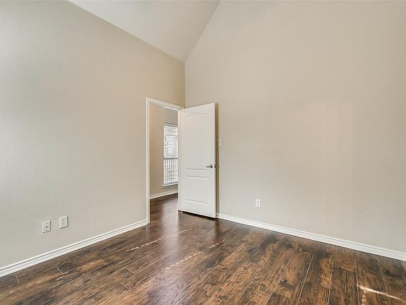 5th image of 6766 Livorno Ln