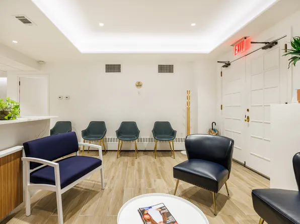 60 Gramercy Park North image 2 of 9