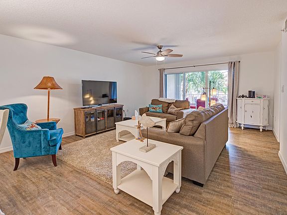 5th image of 603 Shorewood Dr Unit 204