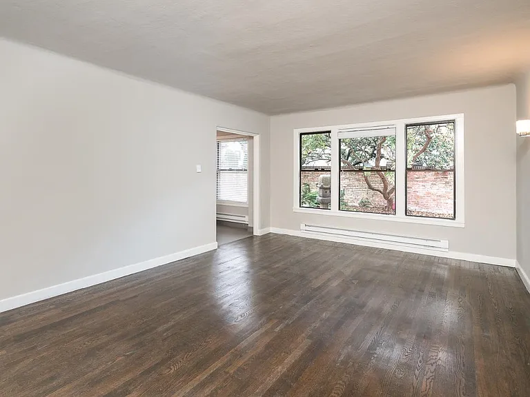 421 Summit Ave E #204 — Photo 9