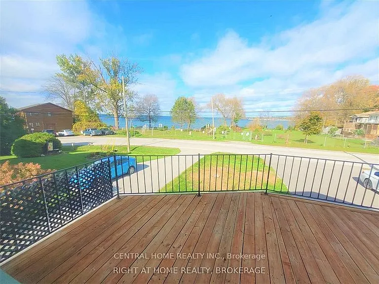 255 Bayview Ave — Photo 1