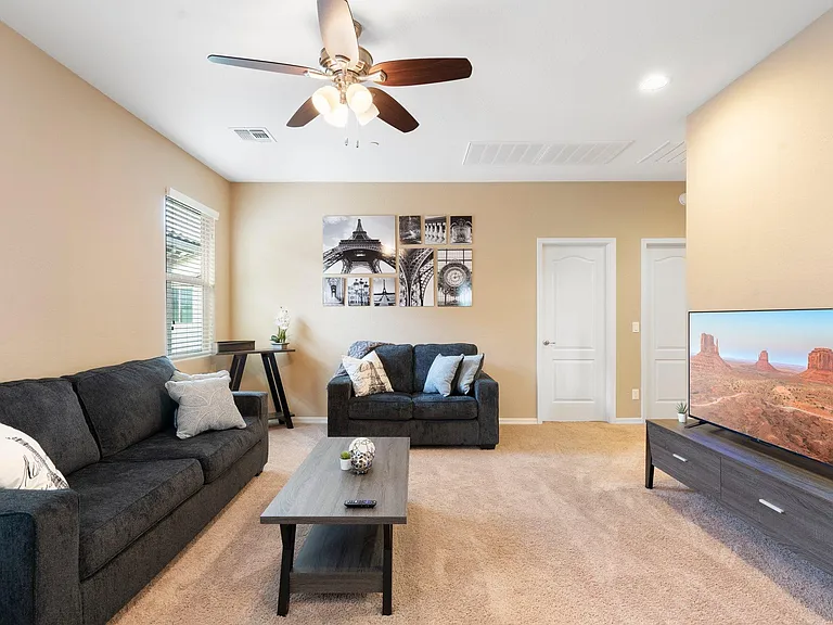 9122 W Coolbrook Ave — Photo 11