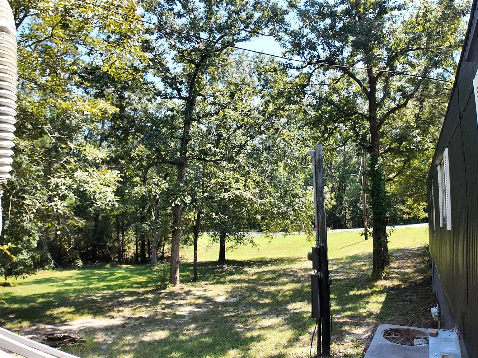 3 bed, 2.0 bath, 448 sqft, $1,300 — Photo 2