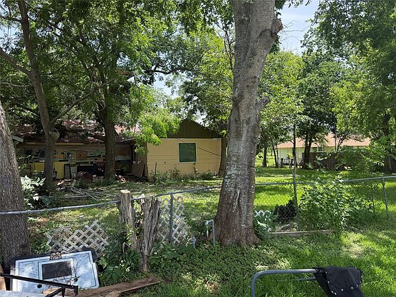 3rd image of 1215 Perryman Ave