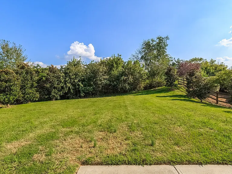 5721 Verrazano Dr — Photo 17