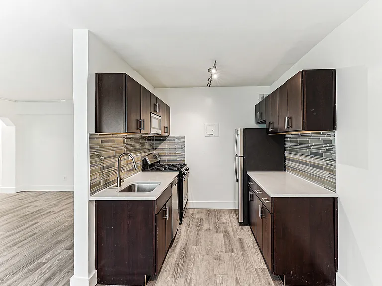 3801 Connecticut Avenue — Photo 11