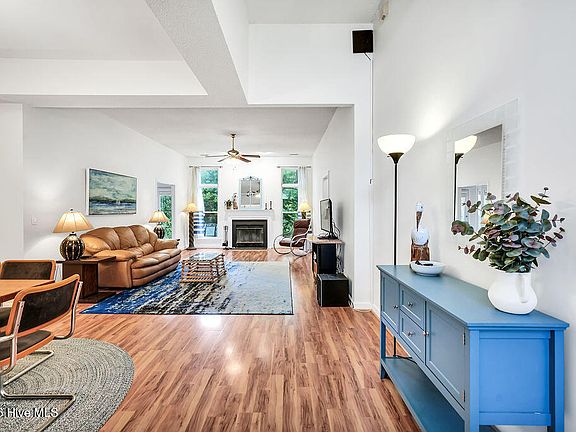 3rd image of 3032 Weatherby Court