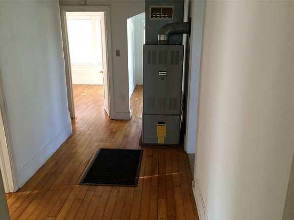 5th image of 213 S 12th Ave
