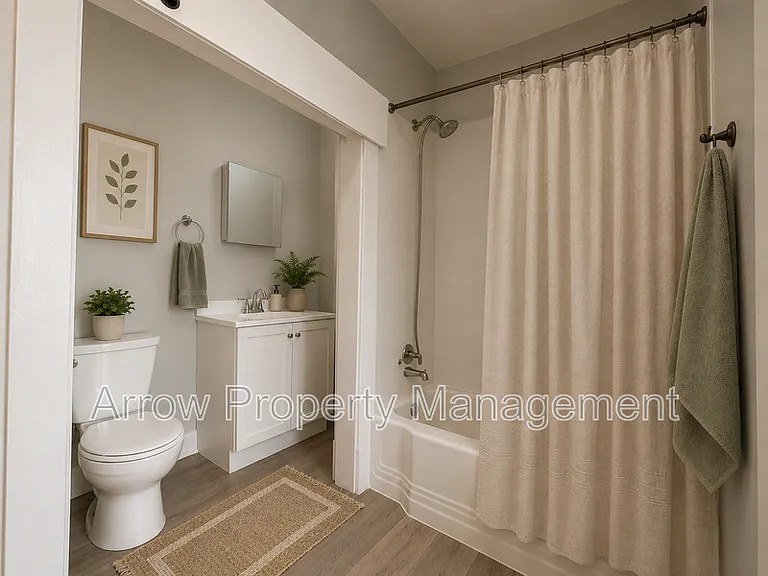 2800 P St #4 — Photo 5