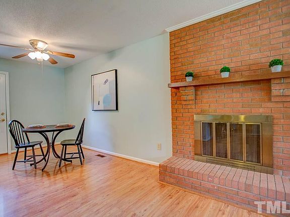 4th image of 2203 Winterberry Dr