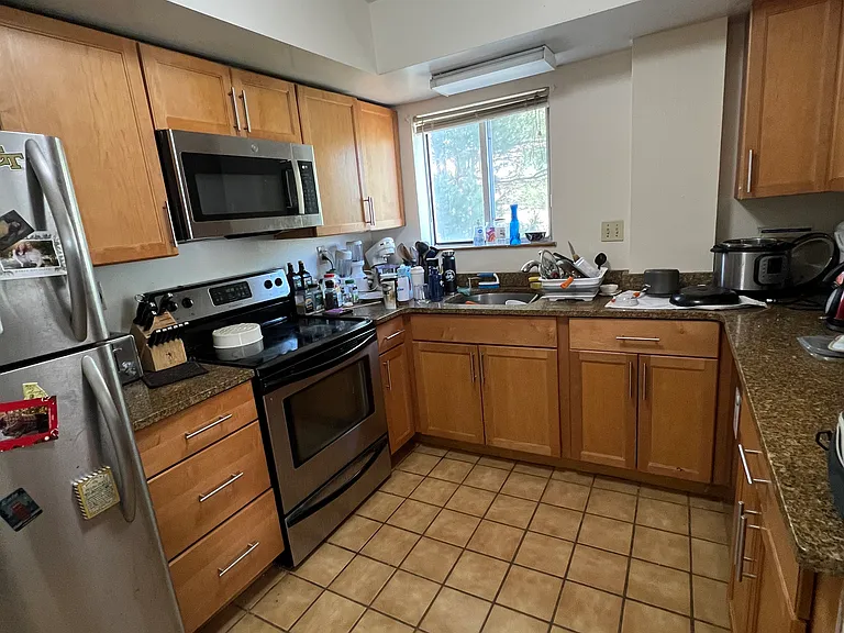 340 Franklin St #3 — Photo 4