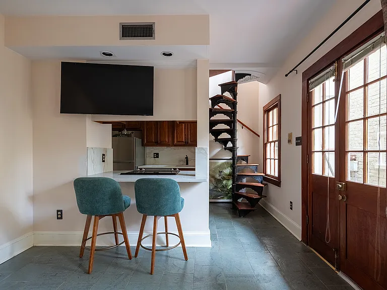 1018 Bienville St — Photo 14