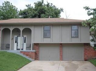 630 NW North Shore Dr, Kansas City, MO 64151