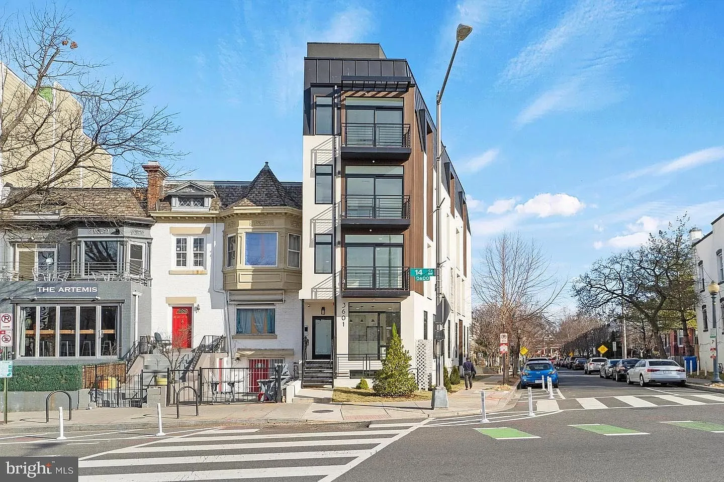 Modern 2-Bed, 1-Bath Gem in Award-Winning Building Prime DC Location Near Shopping & Metro! — Photo 2