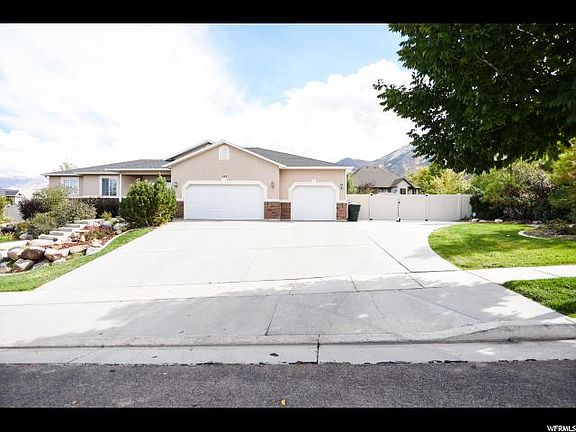 4th image of 157 S Val Vista Dr