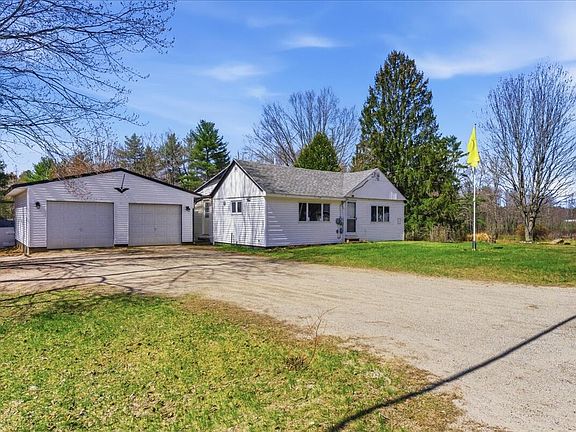 2nd image of 304 Hardscrabble Road