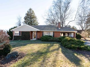 301 Valley View Dr, Staunton, VA 24401
