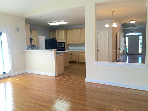 kitchen/eating area view from family room
