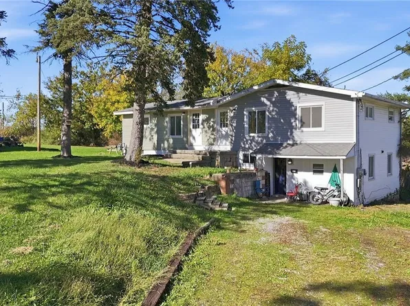 52 W Washburn St, New London, OH 44851