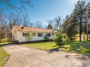 433 W Outer Dr, Oak Ridge, TN 37830
