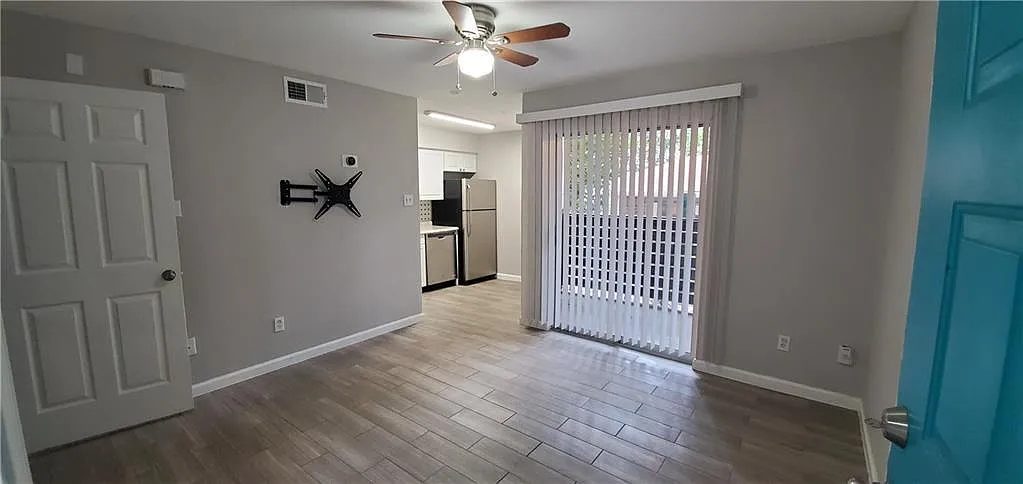 1 bed, $1,100 — Photo 1