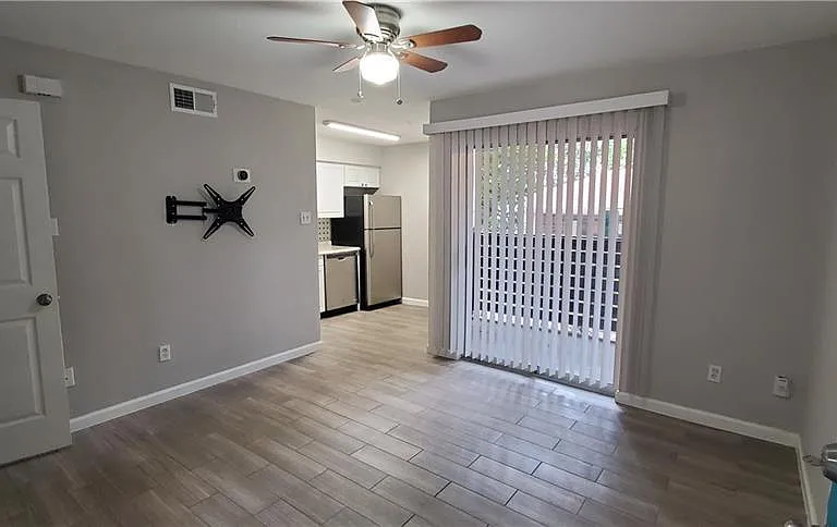 1840 Burton Dr #190 — Photo 1