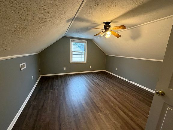 5th image of 390 Victor Ave
