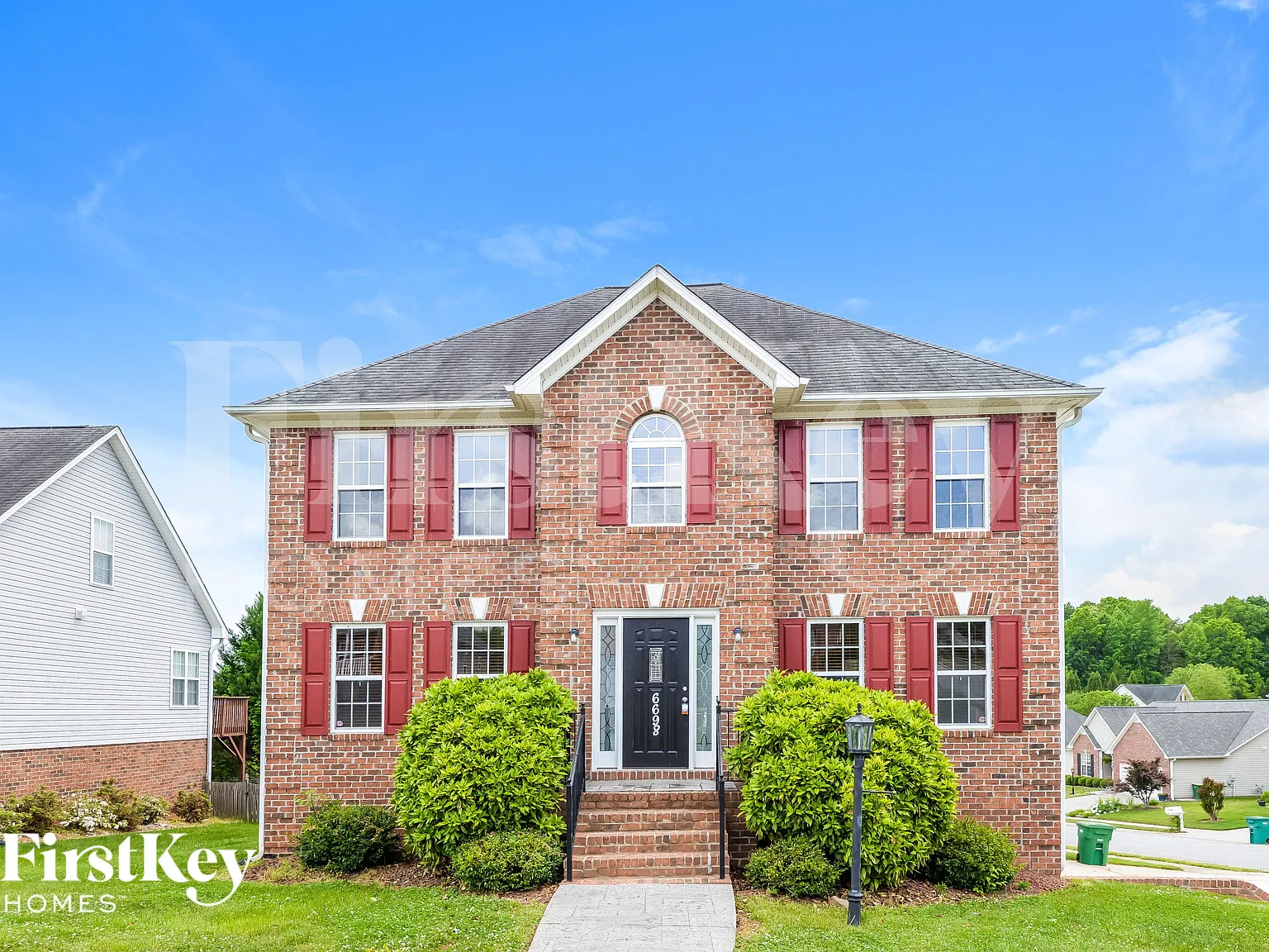 3 bed, 2.5 bath, 2516 sqft, $2,580 — Photo 1