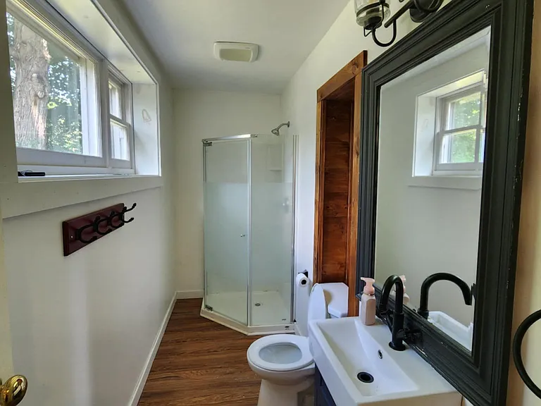 154 Simcoe St #BASEMENT — Photo 10