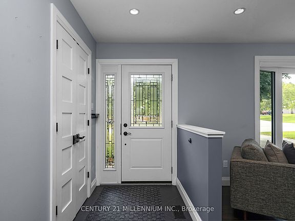 5th image of 17 Erin Heights Dr