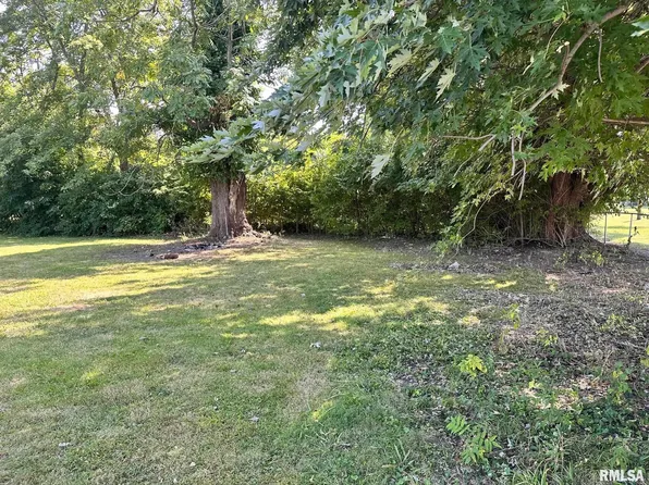 499 E Walnut St, Jacksonville, IL 62650