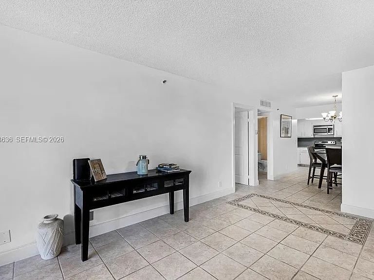 2625 Collins Ave #702 — Photo 5