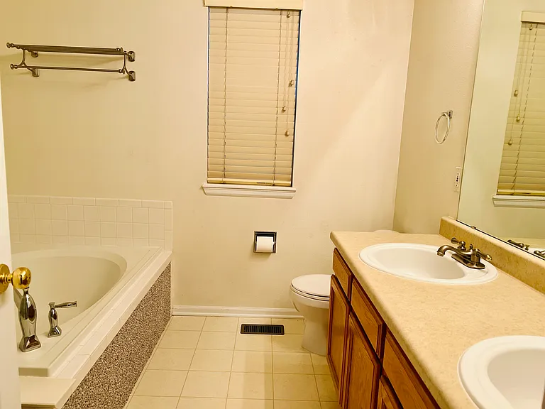 15895 Greenstone Cir — Photo 7