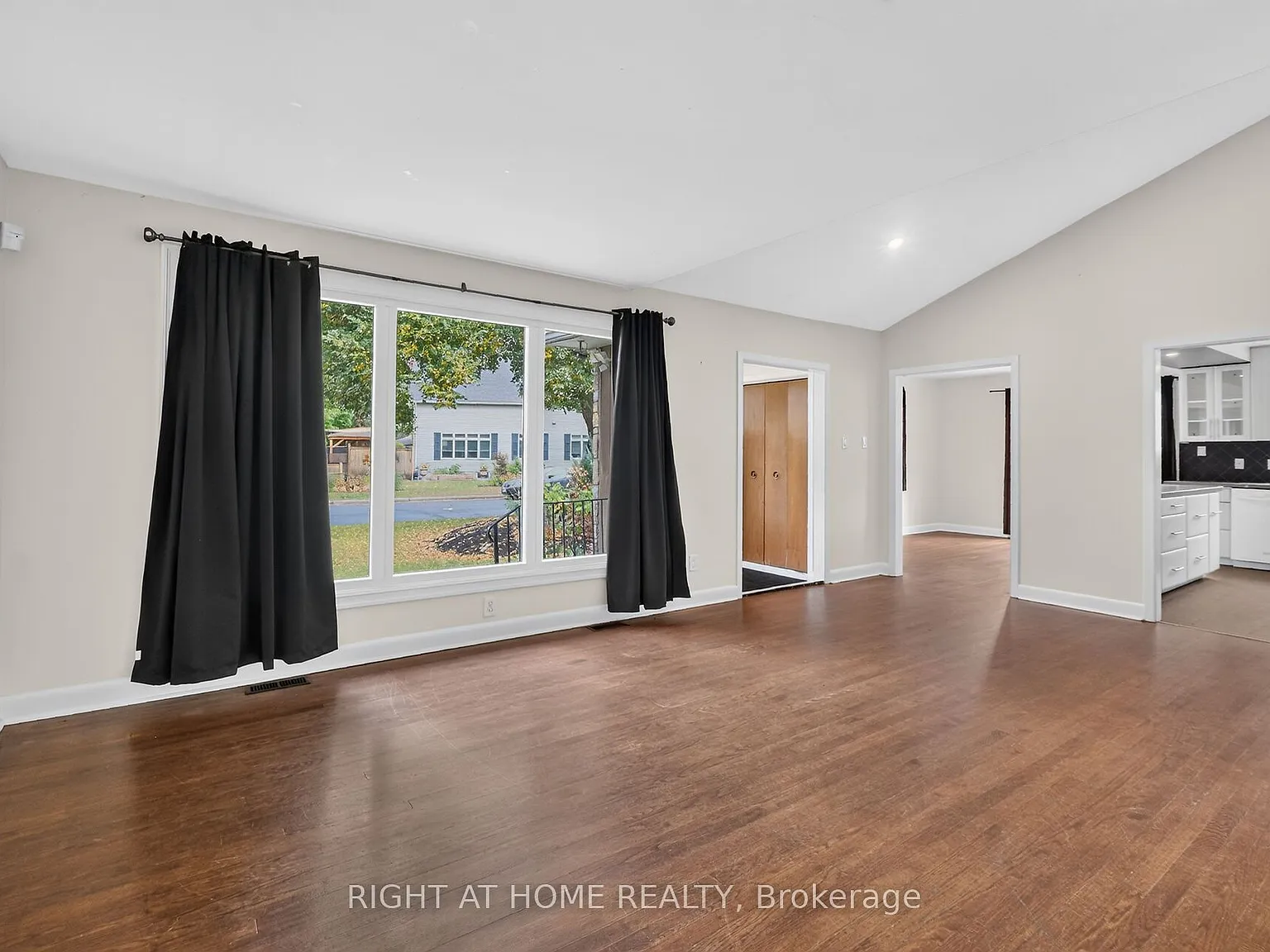 6 bed, $3,800 — Photo 4
