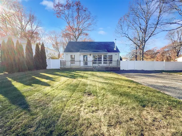 399 Auborn, Brookhaven, NY 11967