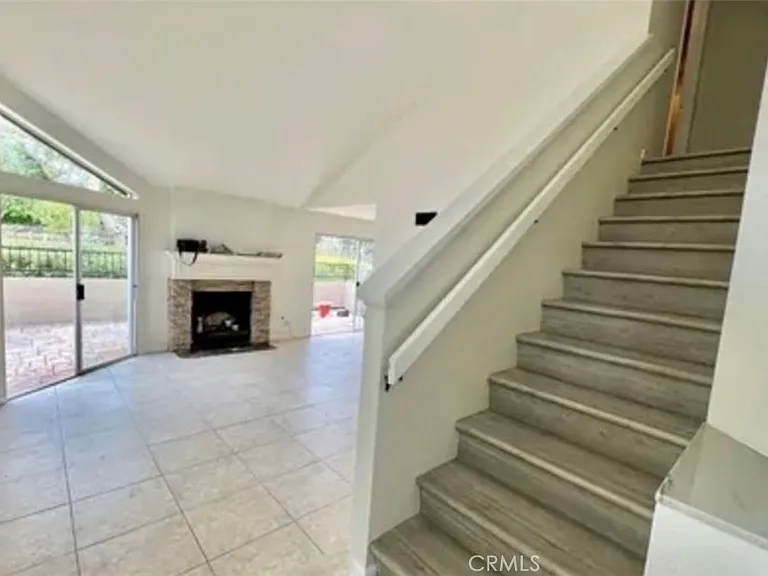 193 Stanford Ct — Photo 9