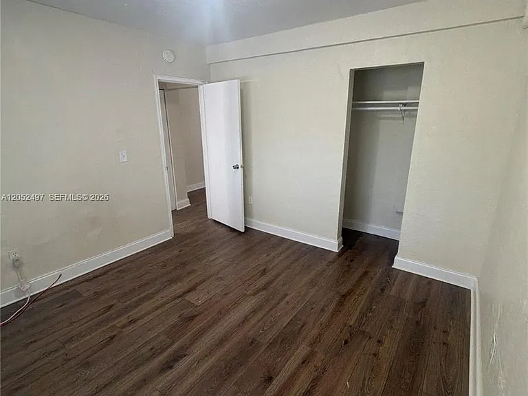 542 NW 8th St #9 — Photo 6
