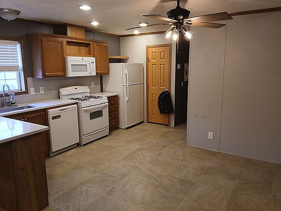 5th image of 13 Cedar Heights Ct