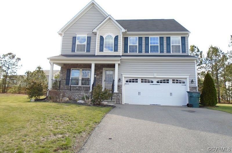 1st image of 401 Queen Emily Pl