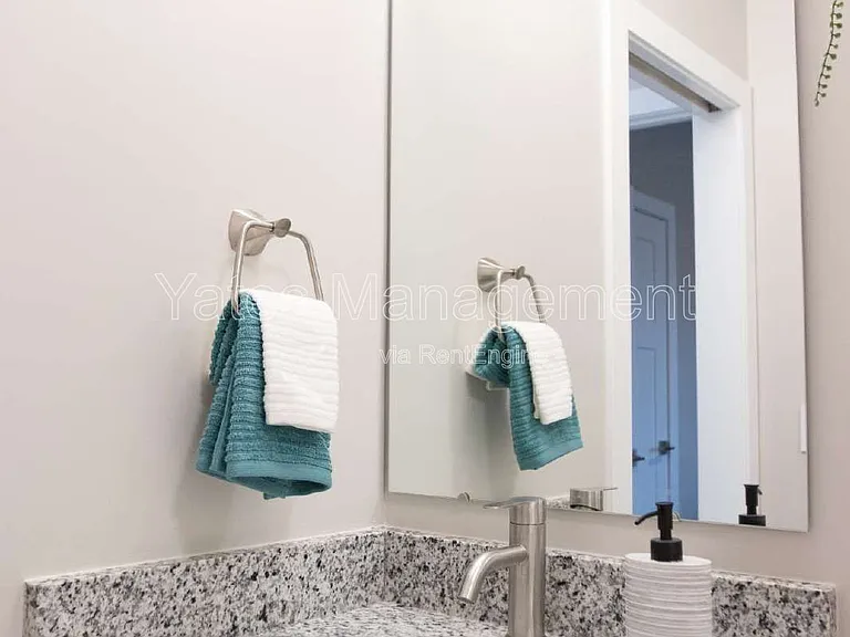 411 W McPherson Ave #103 — Photo 16