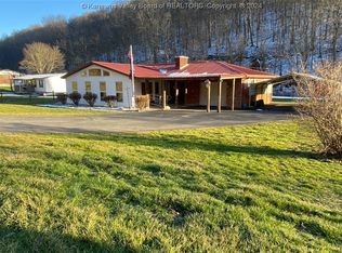 2841 Fishers Branch Rd, Charleston, WV 25312