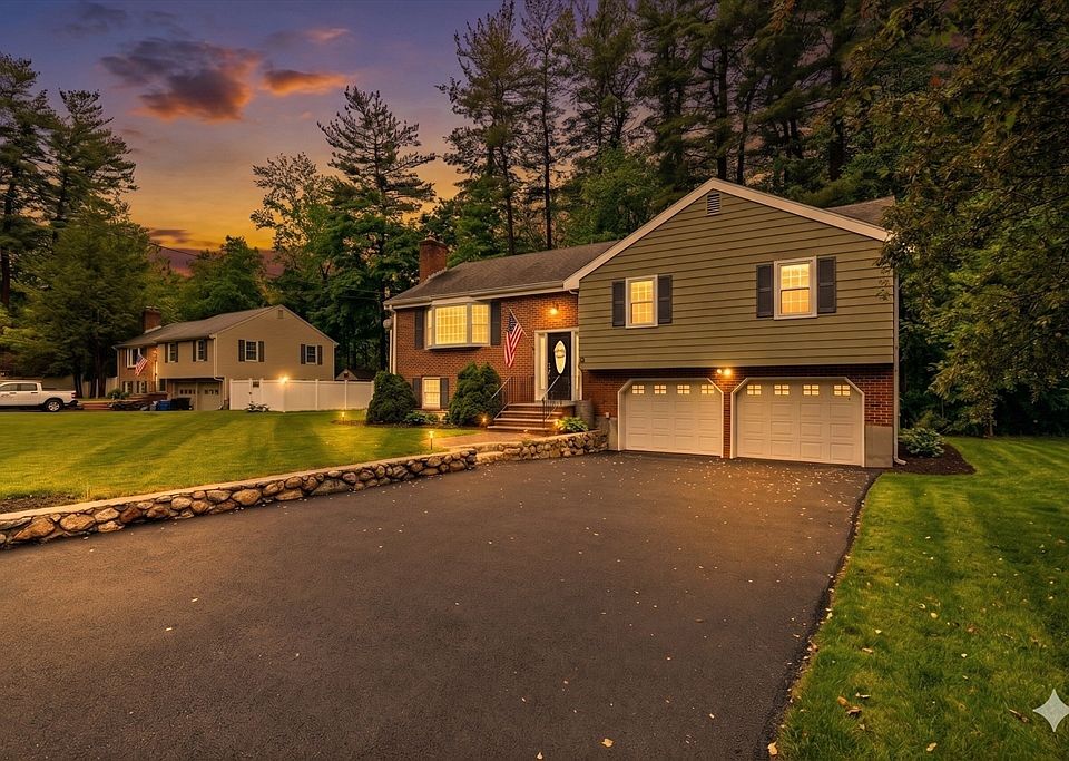 1st image of 5 Ivanhoe Dr