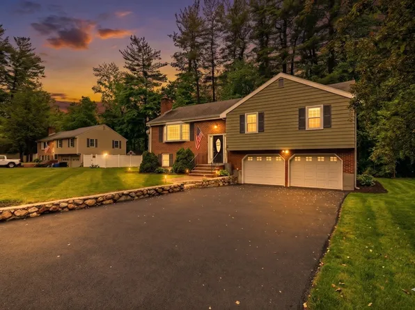 5 Ivanhoe Dr, Lynnfield, MA 01940