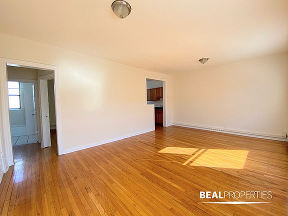 2nd image of 817 W Waveland Ave #S3
